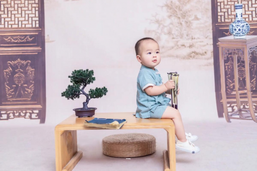 微山孕妇几个月胸部变大